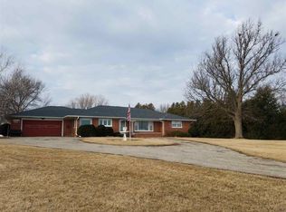 826 E Eagle Rd, Waterloo, IA 50701