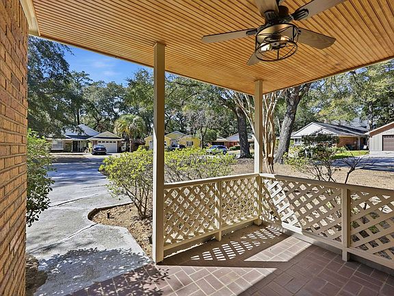 3rd image of 879 Kittiwake Ln.