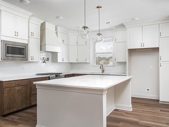 2nd image of 58 Yellow Rose Ln