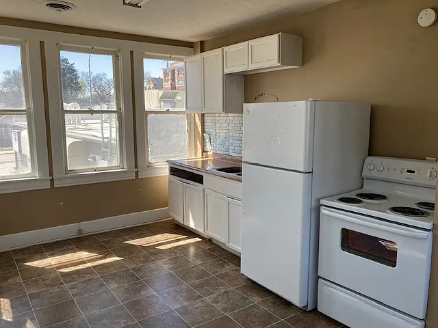 315 W Koenig St #1/2 — Photo 3