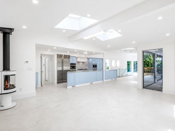 6 bedroom rental in West Vancouver — photo 12