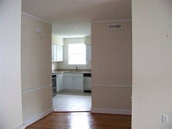 4th image of 56 E Lock Ln #U5