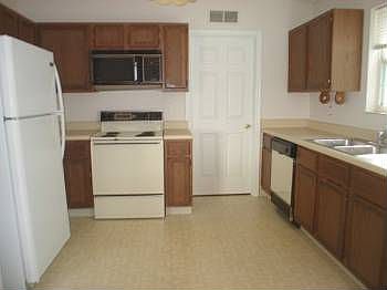 5th image of 6852 Bellflower Ct