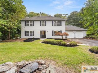 569 Buttonwood Dr, Jackson, NJ 08527