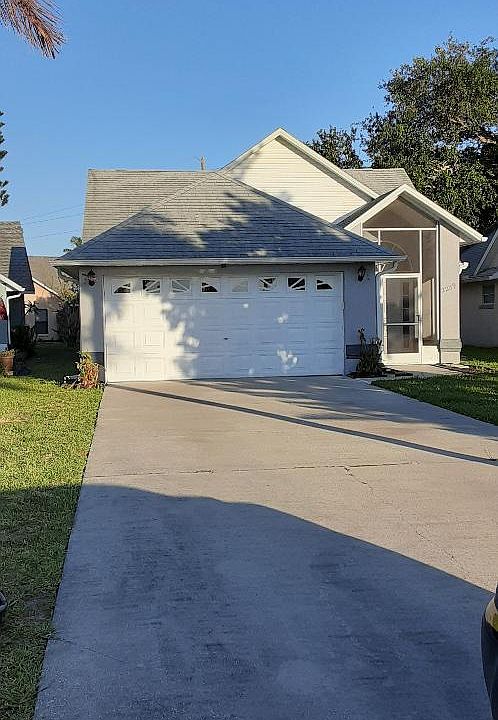 2nd image of 2239 Breezy Cir