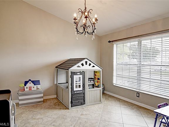 5th image of 1318 NE 12th Pl