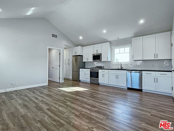 3rd image of 10600 Esther Ave
