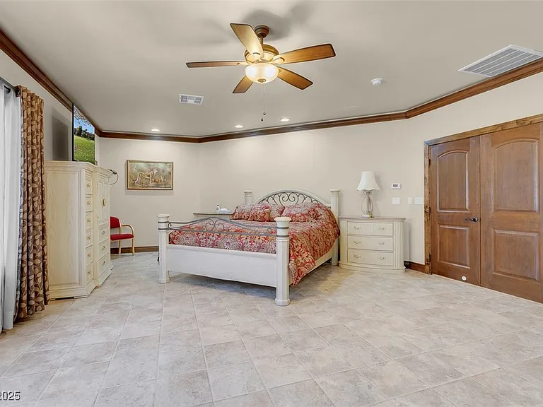 264 Crestview Dr — Photo 47
