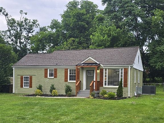 3rd image of 2217 Pinewood Rd