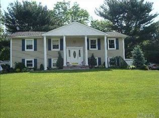 220 Northfield Rd, Hauppauge, NY 11788
