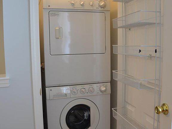 3rd image of 18 Beach St #B