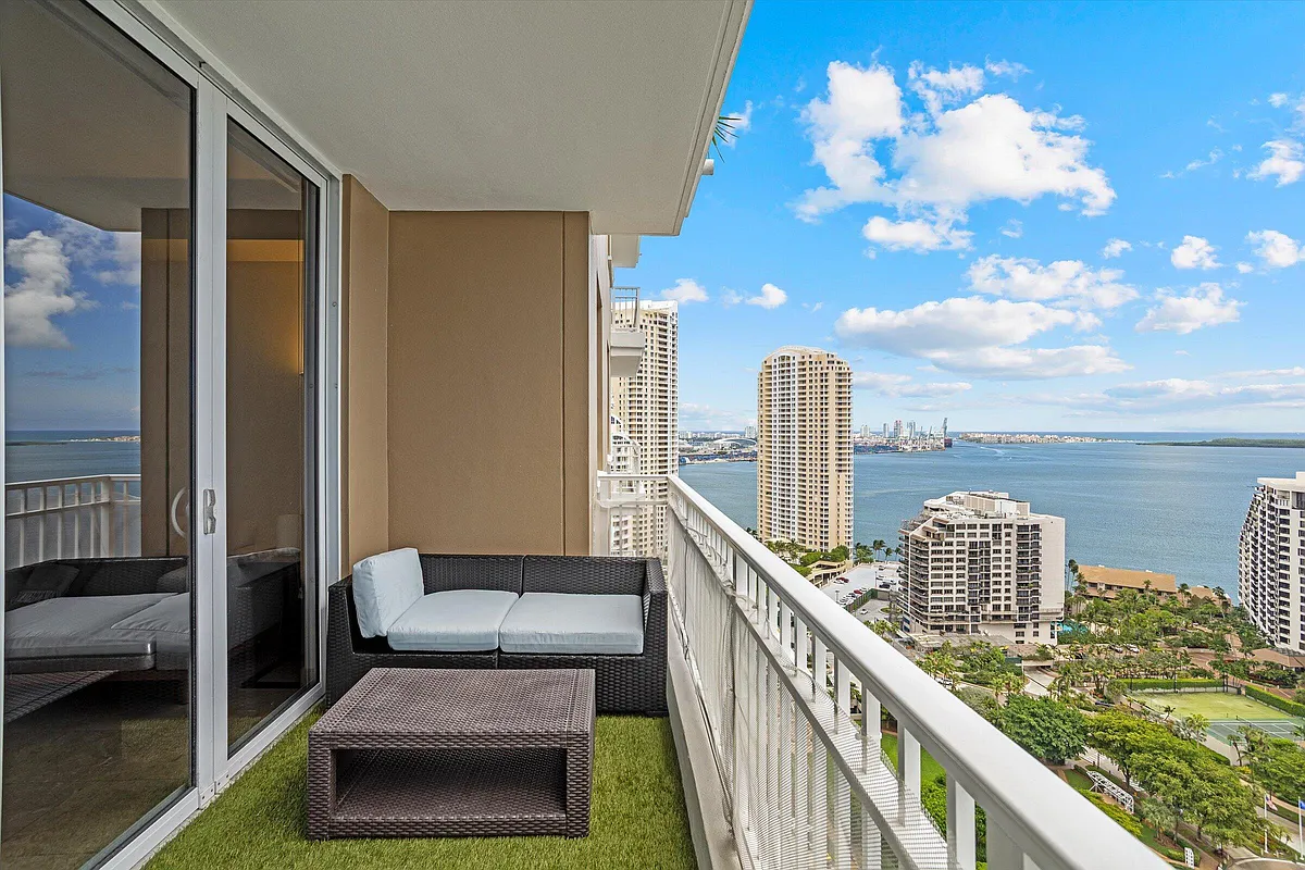 Building Photo - 801 Brickell Key Blvd #2805