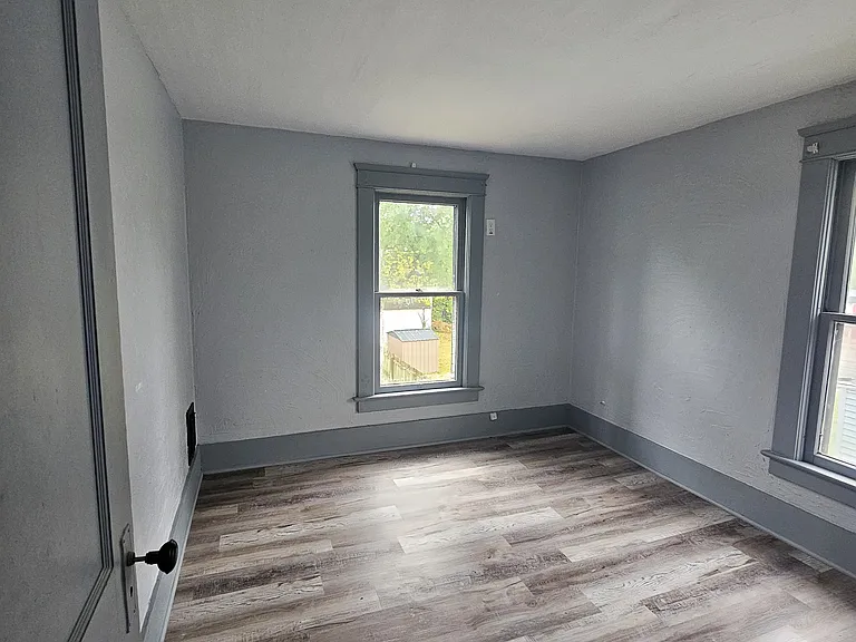 233 Homewood Ave SE — Photo 6