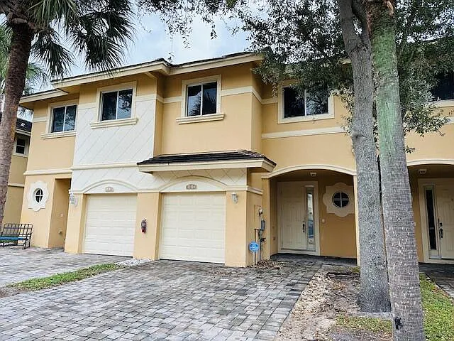 4390 Berkshire Wharf Dr — Photo 2