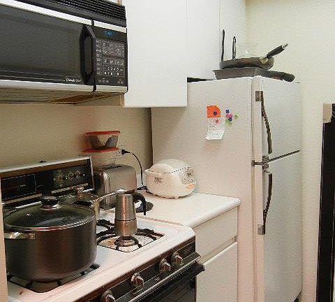 3rd image of 250 E 40th St APT 12C