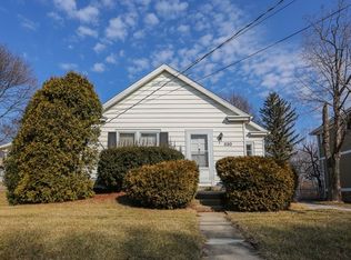 220 Appley Ave, Libertyville, IL 60048