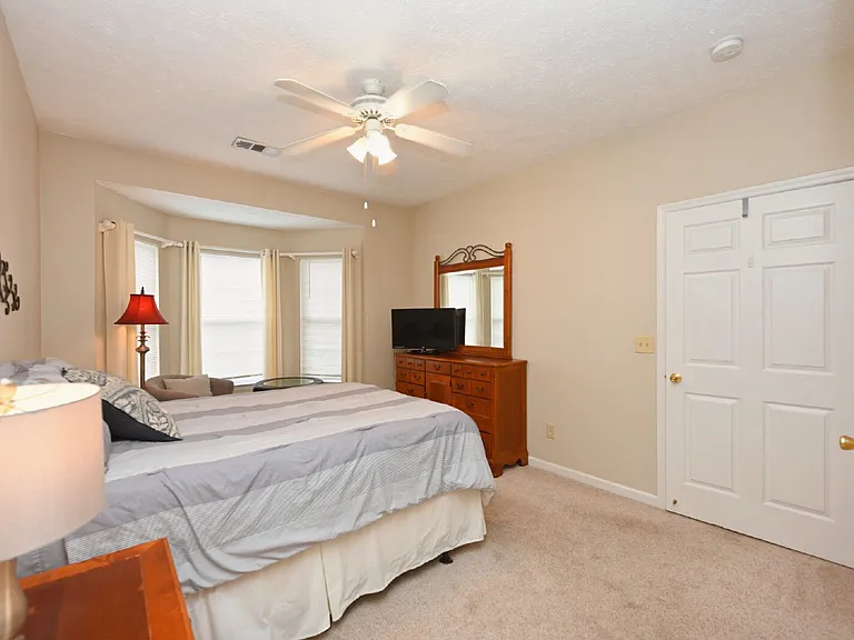 910 Churchill Xing — Photo 17