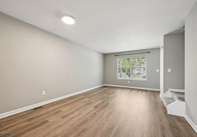 907 Wetherburn Ct — Photo 15