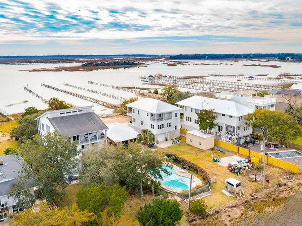 924 W Oceanview Rd, Charleston, SC 29412