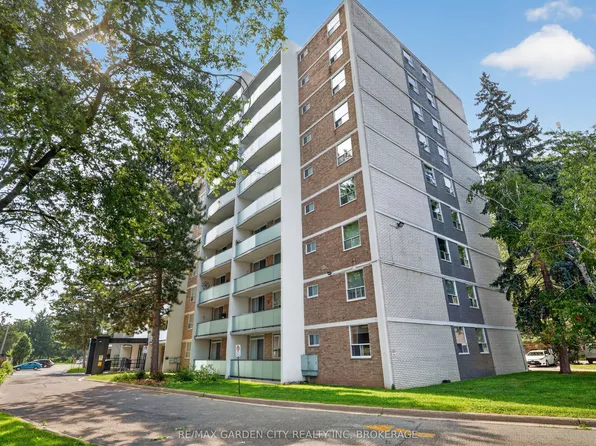 359 Geneva St #701, Saint Catharines, ON L2N 2G5
