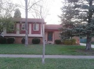 42217 Villanova Dr, Sterling Heights, MI 48313