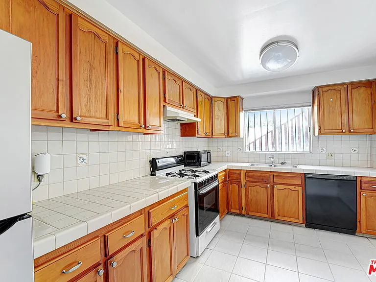 7139 Hawthorn Ave #3 — Photo 5