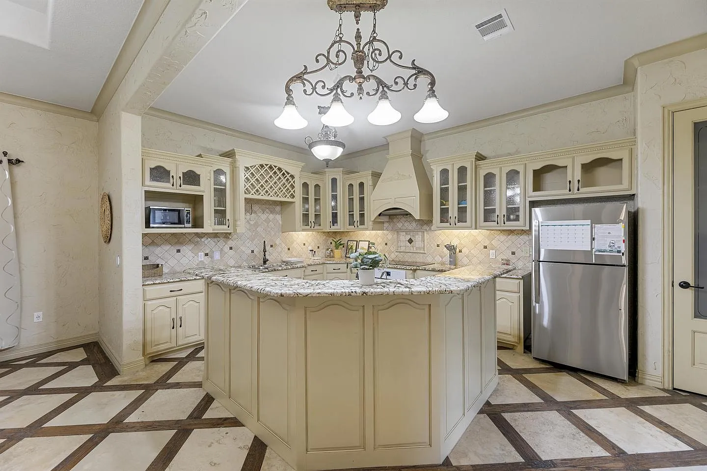 Fort Worth Treasure with a Large Corner Lot and Endless Possibilities — Photo 4