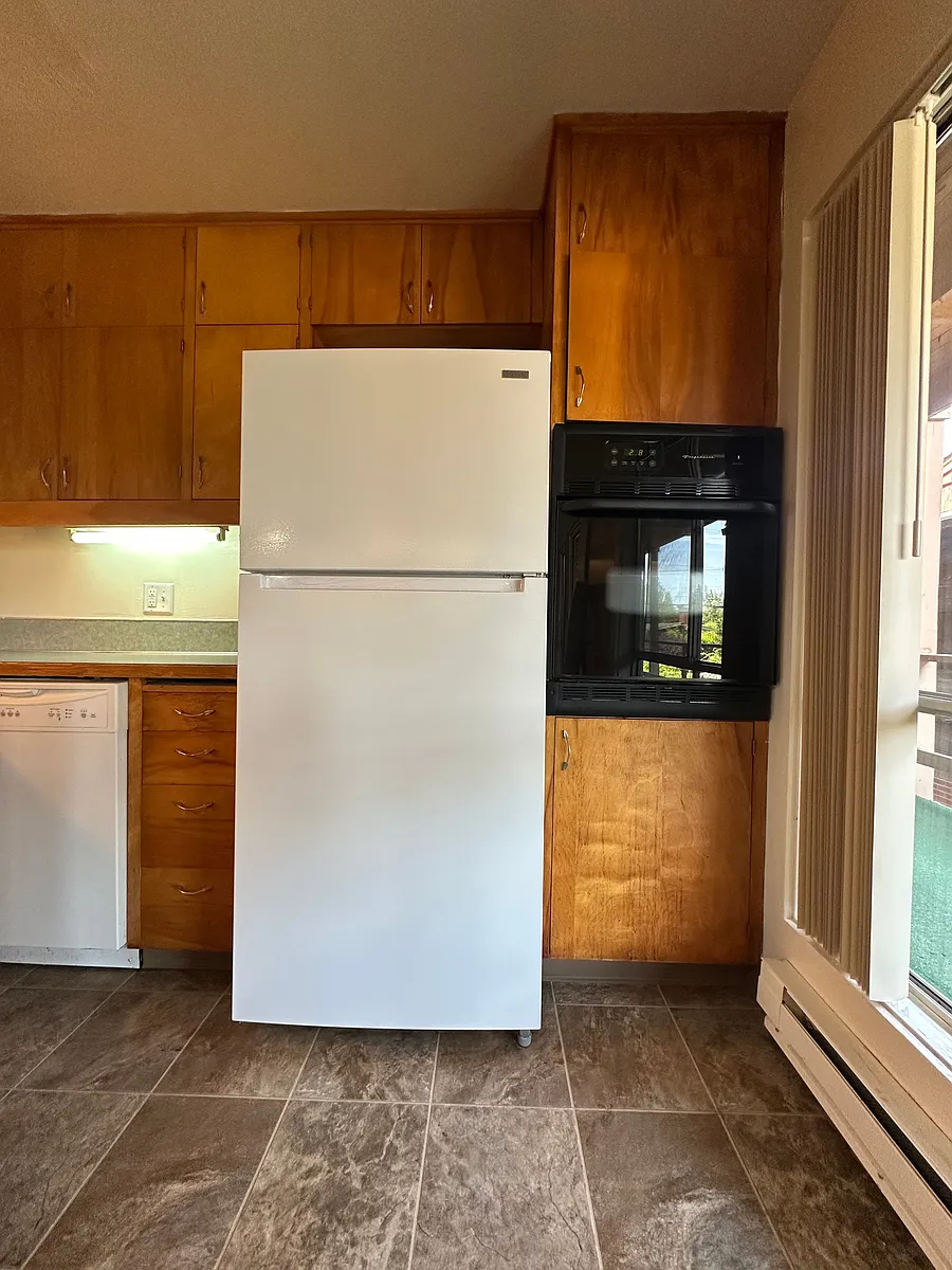 Building Photo - 170 Owens St S #209
