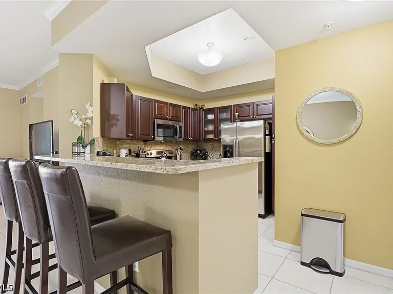 8560 Violeta St #204 — Photo 9