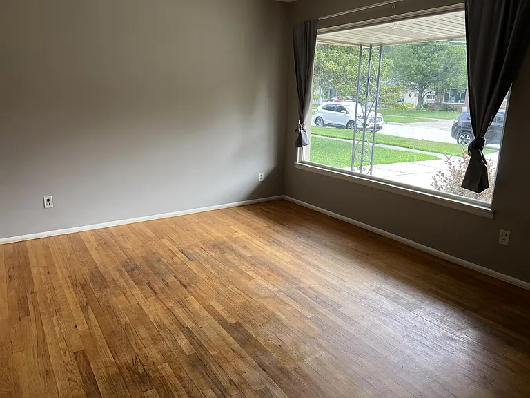 736 Forest St — Photo 14