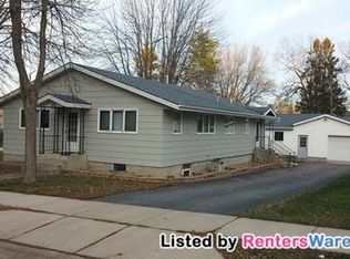 207 N 6th St, Henderson, MN 56044