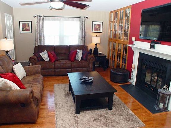 Living Room w/Fireplace