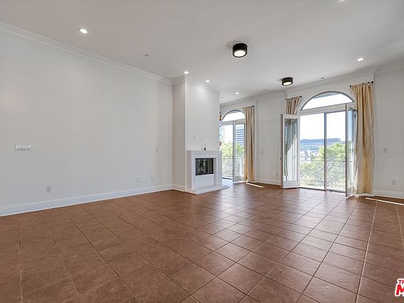 5th image of 1610 Camden Ave APT 401