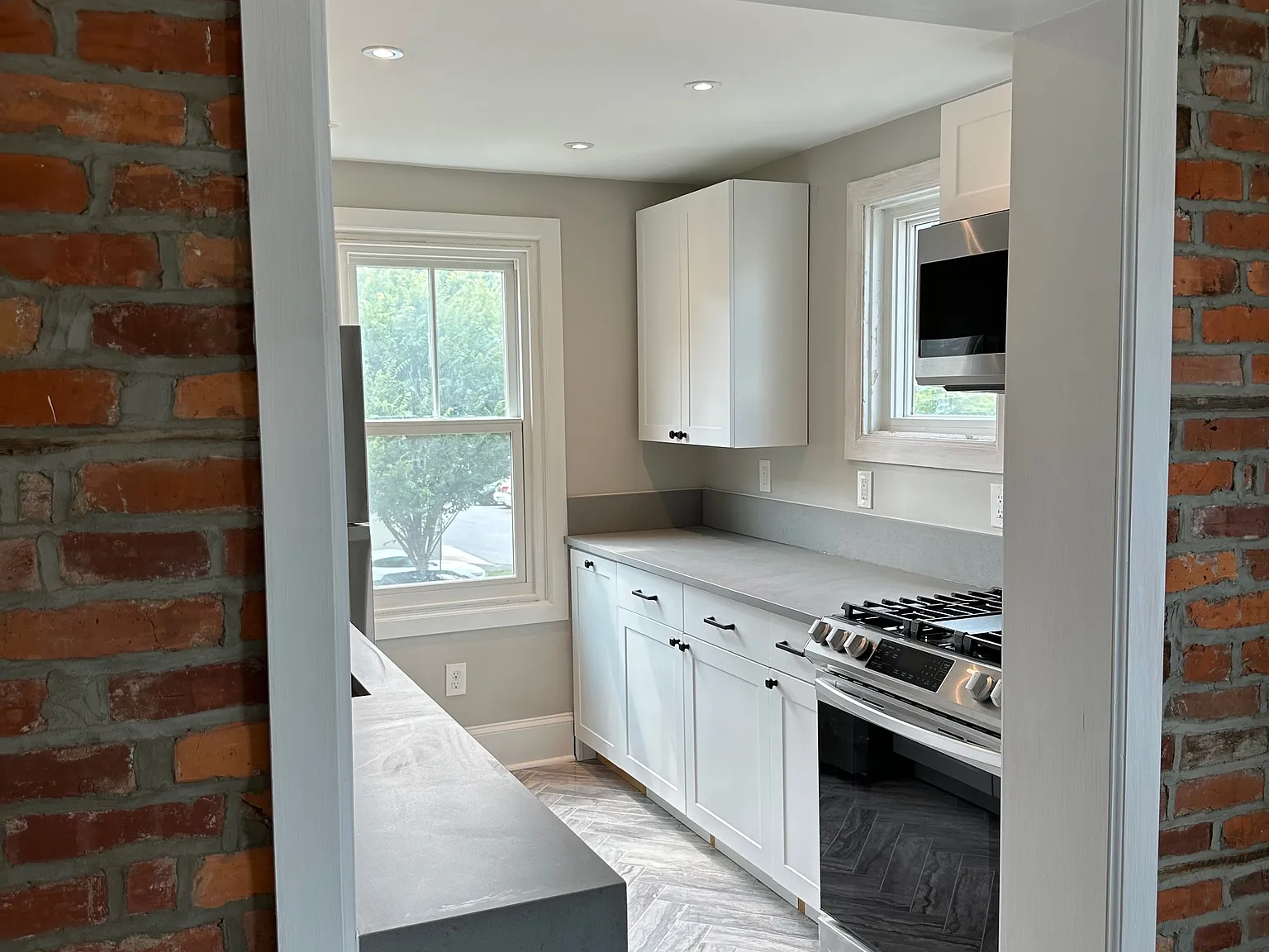 1 bed, 850 sqft, $2,600 — Photo 3