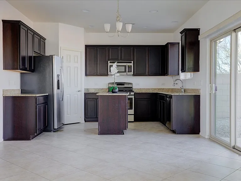 8011 S Dolphin Way — Photo 5