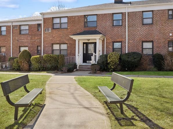 1197 E Broadway #K14, Hewlett, NY 11557
