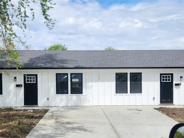 705 W Pleasant St, Odessa, MO 64076