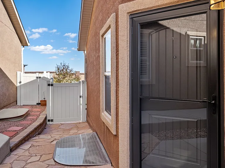 8197 Mockorange Hts — Photo 10