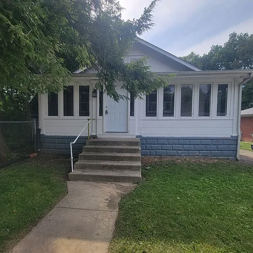 1123 Louise St Photo 1