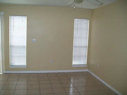 3rd image of 633 Virginia Oak Ct