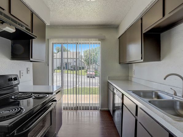 4001 Hamilton Cir #230