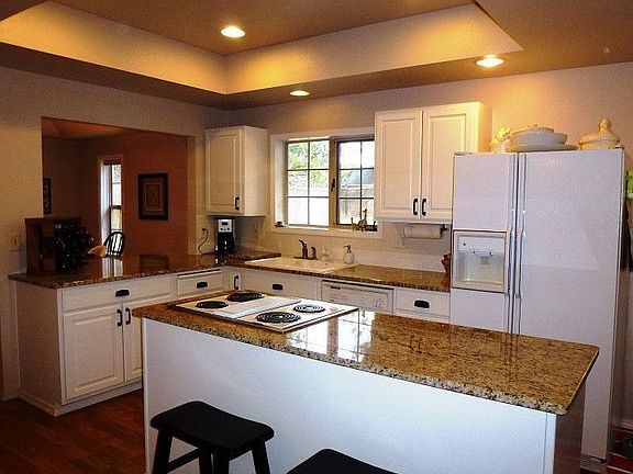 4th image of 3623 S Dearborn Ct