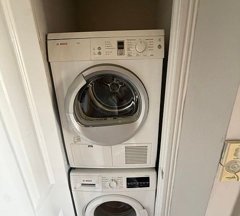 5th image of 422 E 9th St APT 9