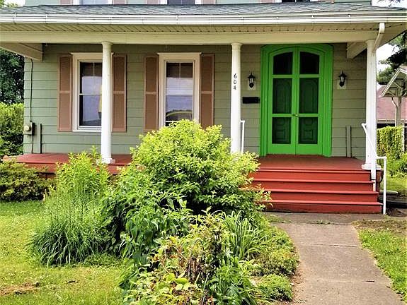 4th image of 604 E Main St