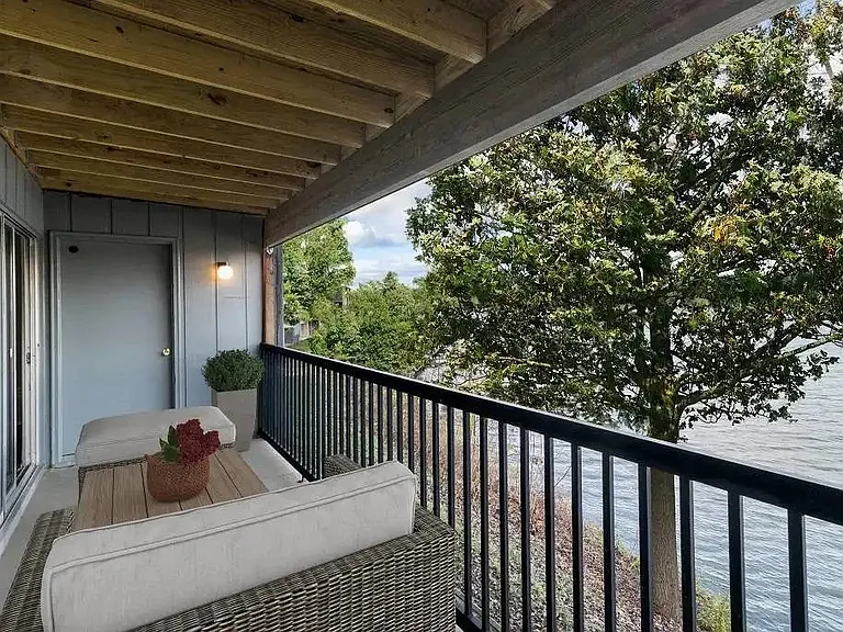 The Waverly on the Lake — Photo 15