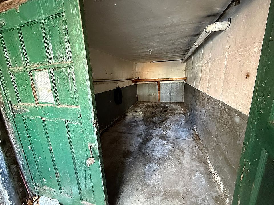 2nd image of 854 Bay Ridge Ave