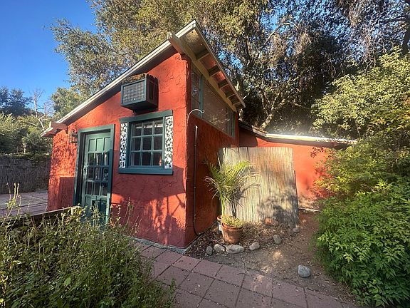 2nd image of 1535 Valley Dr #1