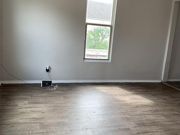 5th image of 3726 Alder St
