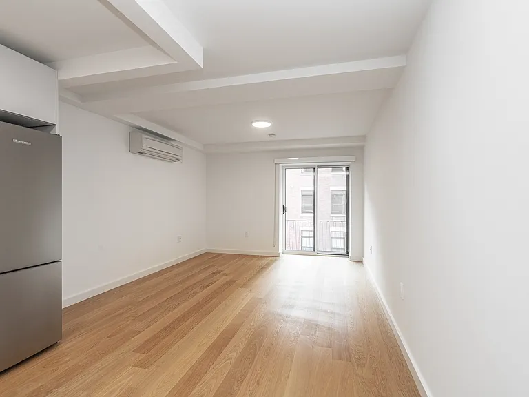 321 E 22nd St #5-R — Photo 5