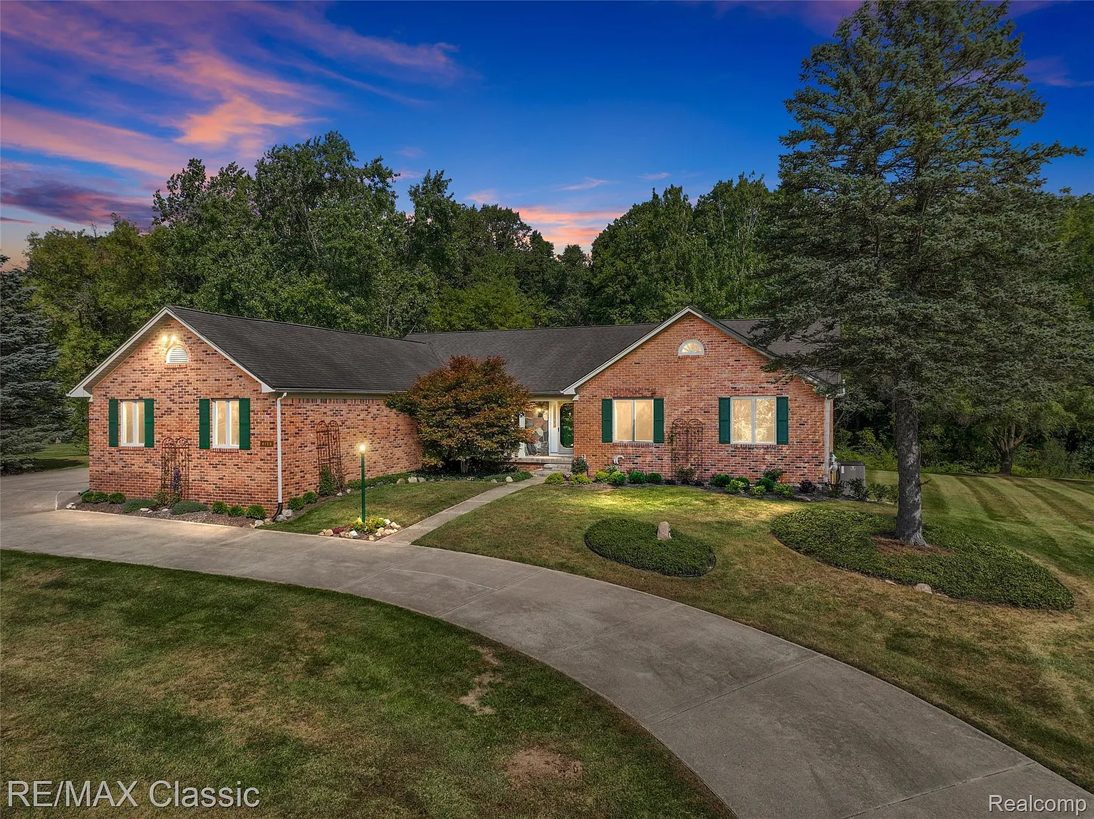 4150 Heatherwood Dr photo 1